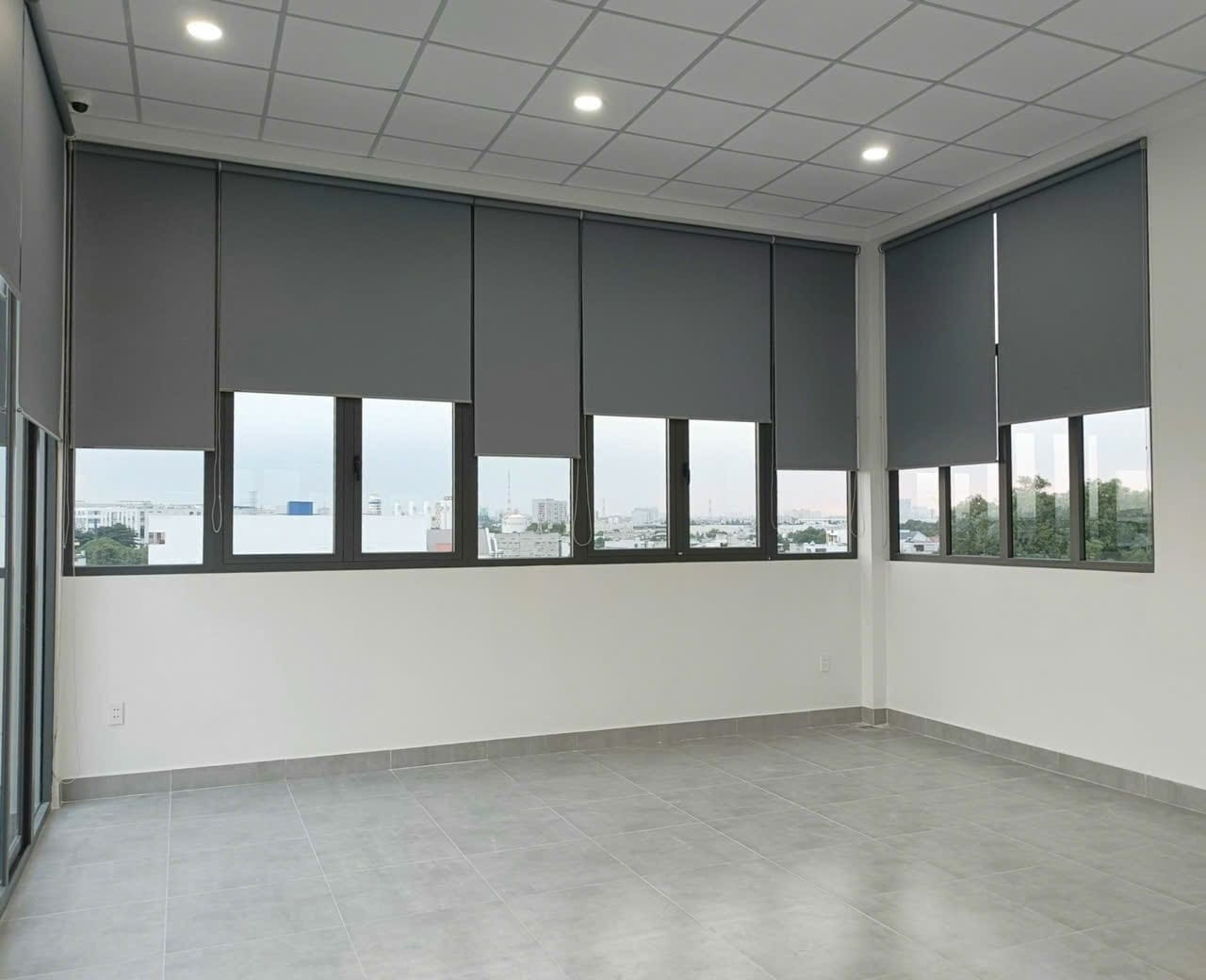 Lắp đặt rèm cuốn văn phòng tại Bến Cát, Bình Dương