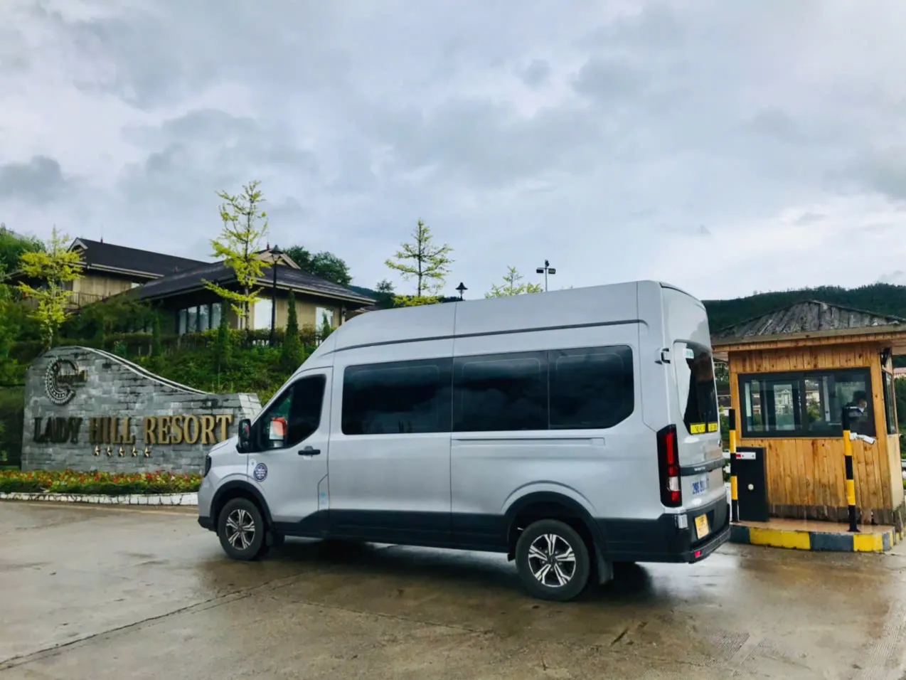 Dịch vụ thuê xe 16 chỗ tại sân bay Cát Bi, Hải Phòng