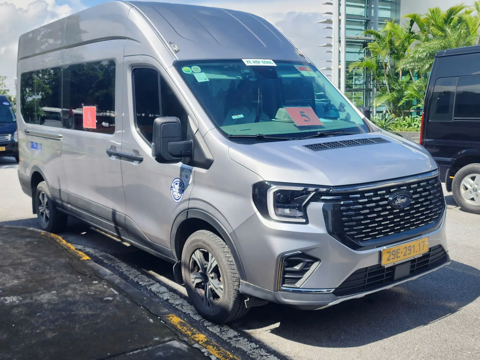 Dịch vụ thuê xe 16 chỗ tại sân bay Vân Đồn, Quảng Ninh