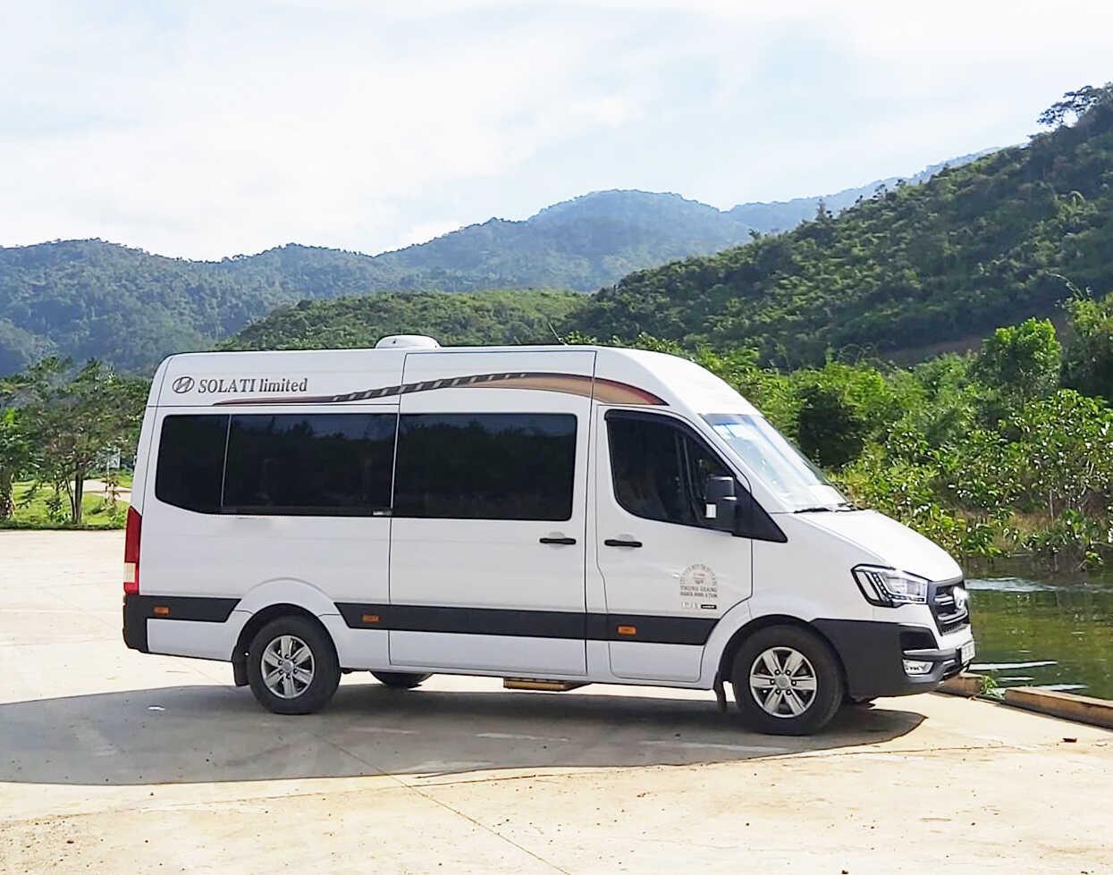 Dịch vụ thuê xe du lịch 16 chỗ tại Phủ Lý, Hà Nam